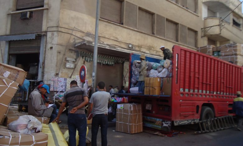 تجار درب عمر بالبيضاء يحذرون من سماسرة الخيام