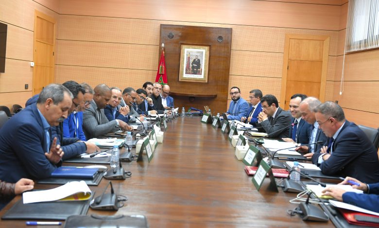 اللجنة الثلاثية الوزارية تجتمع بالنقابات التعليمية